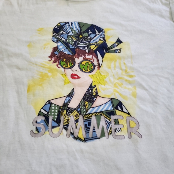 Girls's Graphic Tee Size 11/12 (large) - Picture 2 of 3